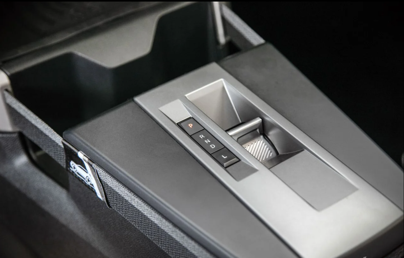 Opel Frontera interior