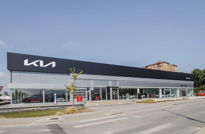 KIA YOMOVO SEMPROCAR - GRANOLLERS